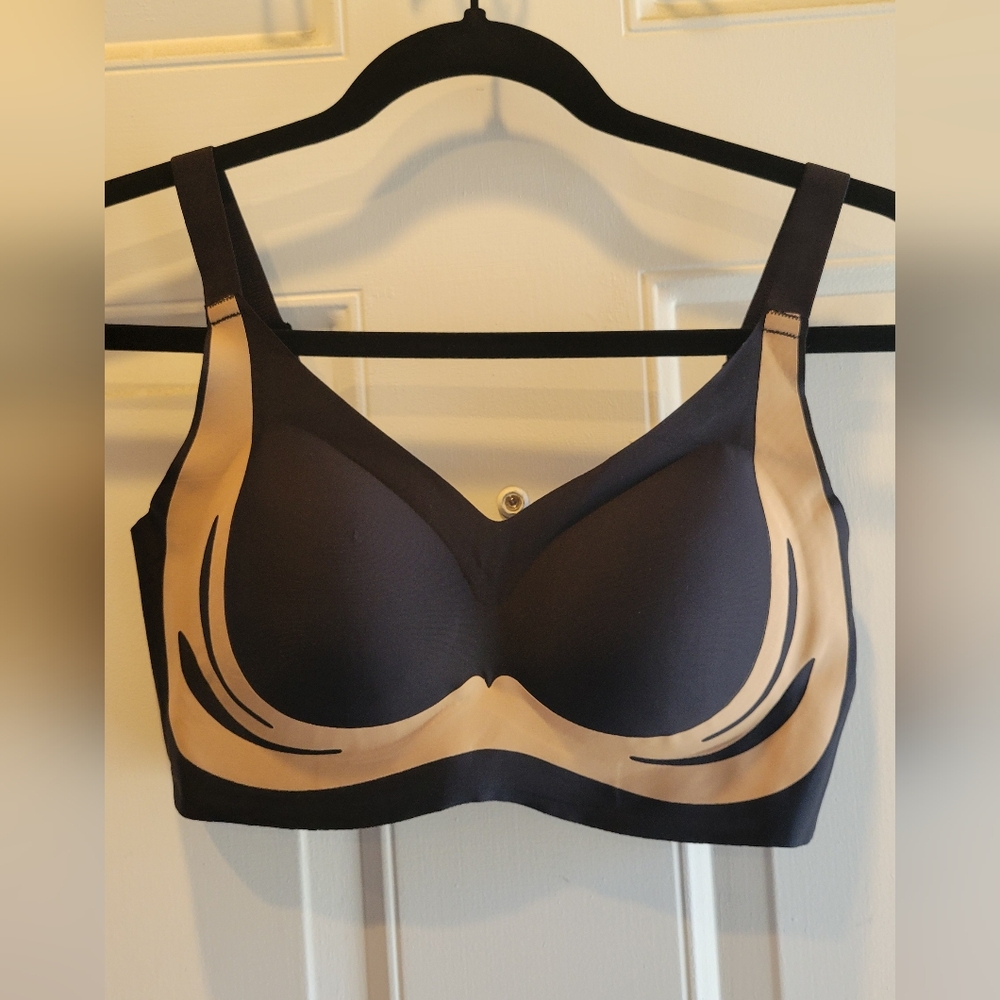 Seamless Black and Beige Wireless Support Bra